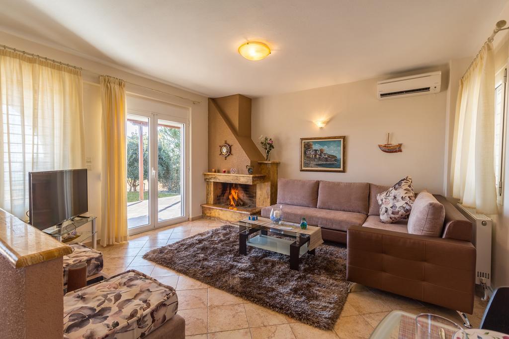 Villa Nefeli Akti Salonikiou B Ágios Nikólaos Extérieur photo